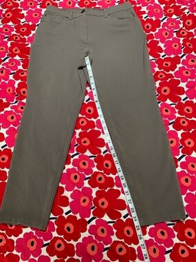 Chico’s So Slimming Tan Pants .5 short